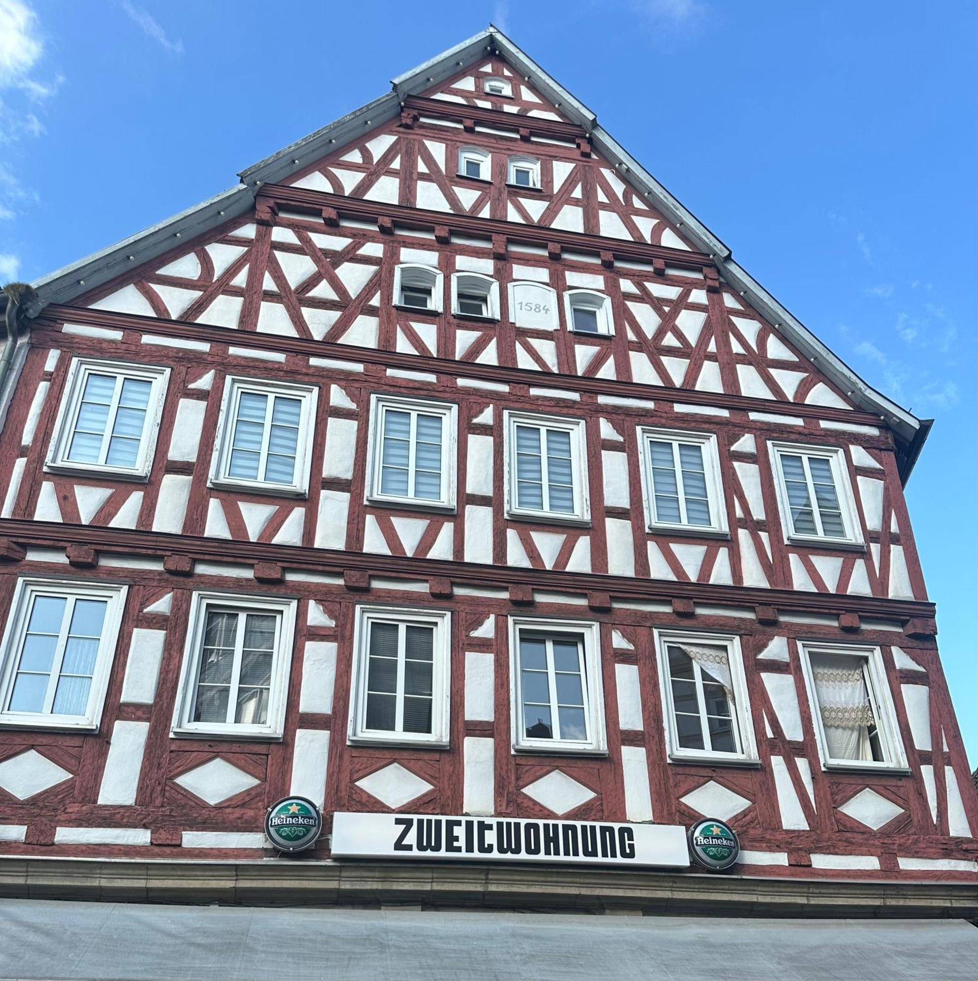 Stylisches Apartment Mit Grossem Tageslichbad Am Marktplatz Leonberg Exteriör bild