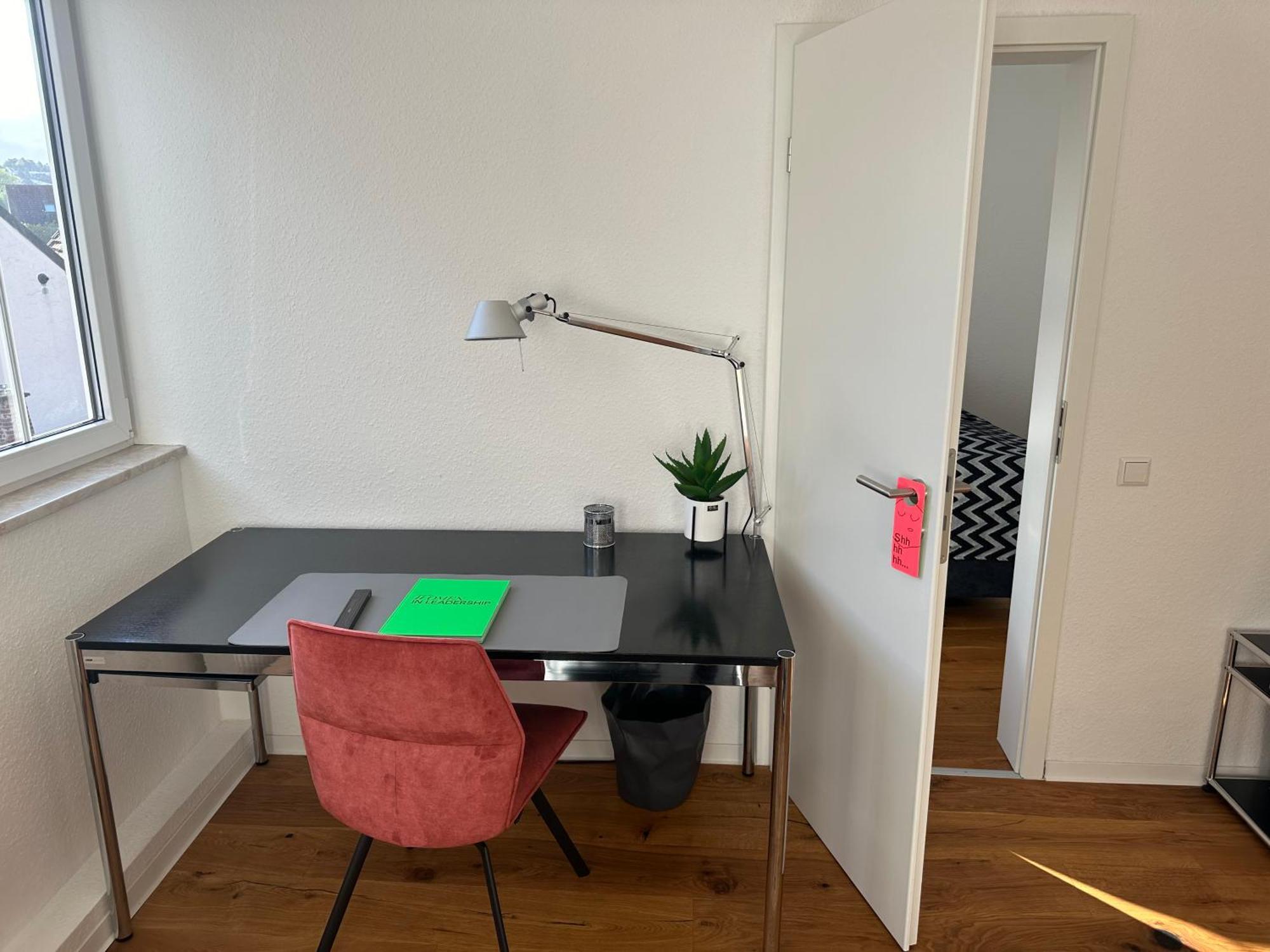Stylisches Apartment Mit Grossem Tageslichbad Am Marktplatz Leonberg Exteriör bild
