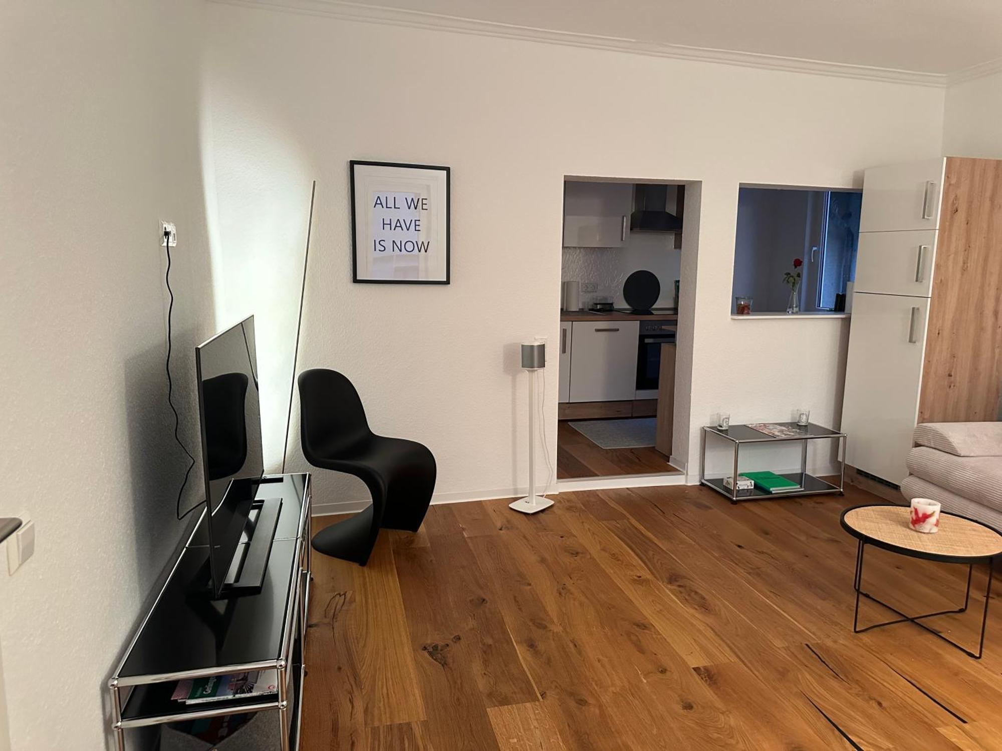 Stylisches Apartment Mit Grossem Tageslichbad Am Marktplatz Leonberg Exteriör bild