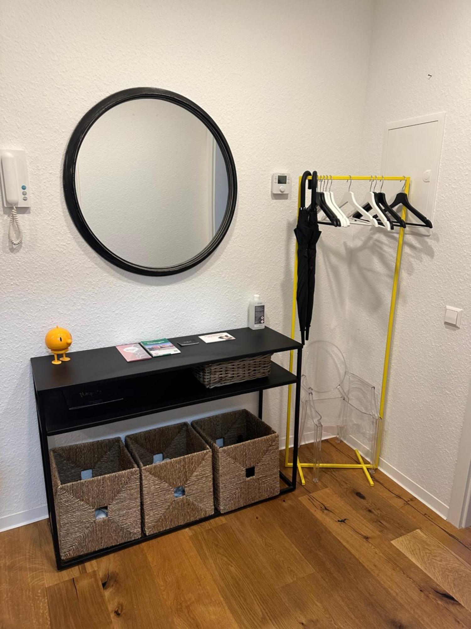 Stylisches Apartment Mit Grossem Tageslichbad Am Marktplatz Leonberg Exteriör bild